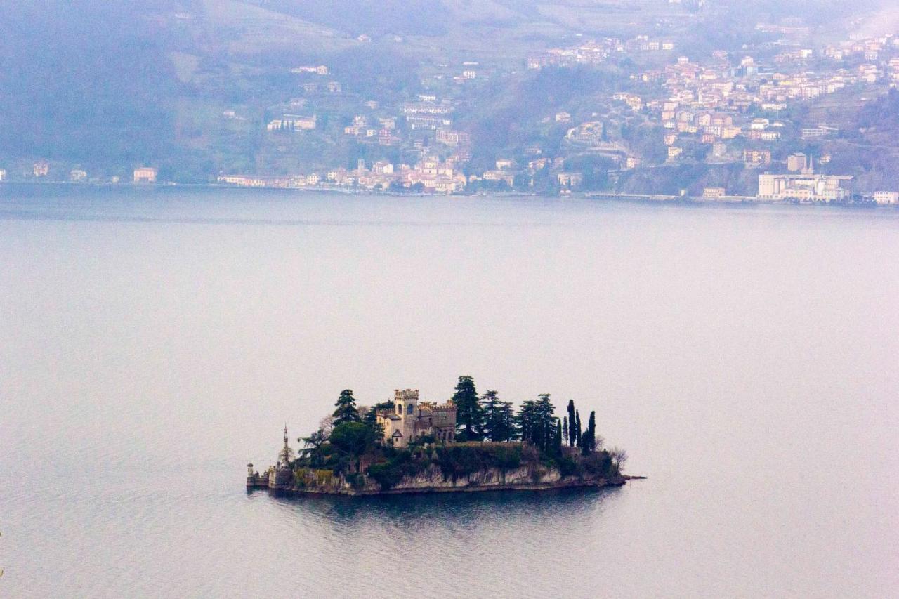 Magic On The Lake - Panoramic Мароне Номер фото